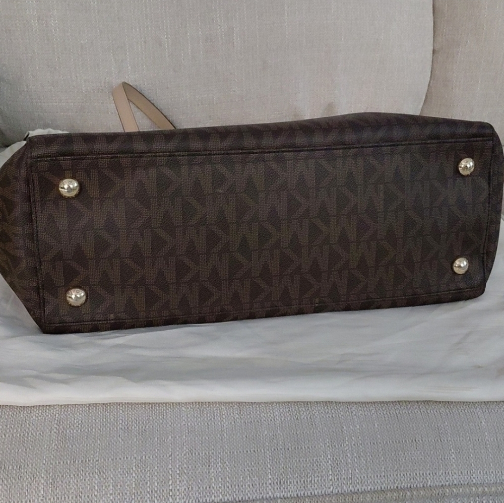 Michael kors Signature Logo Tote - Picture 5 of 16